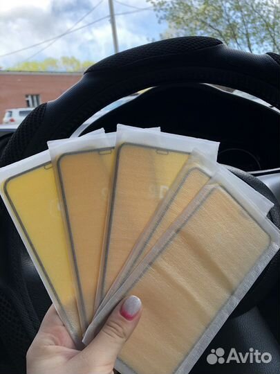 Защитное стекло на iPhone