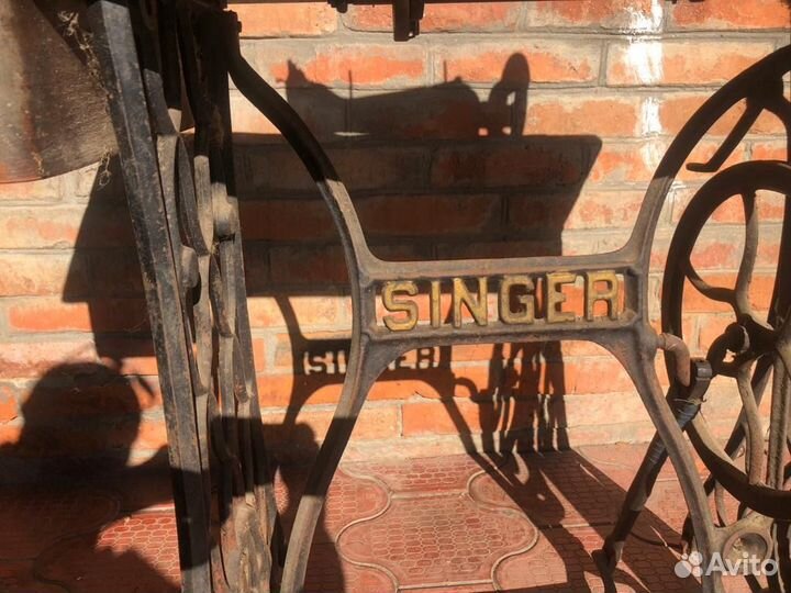 Швейная машинка сингер