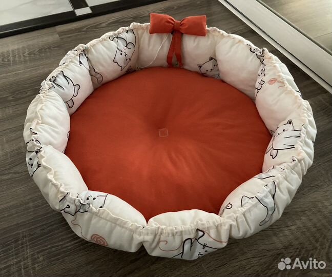 Лежанка для кошек