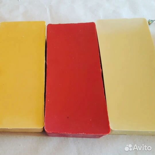 Воск пчелиный цветной