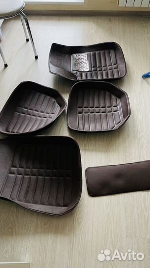Автомобильные коврики универсальные