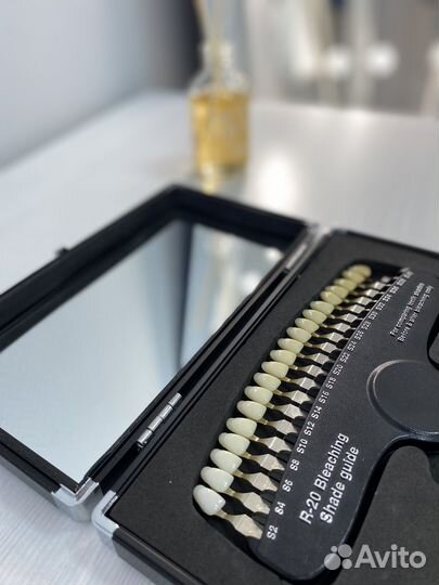 Шкала для определения оттенка зубов