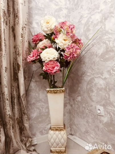 Ваза напольная с цветами
