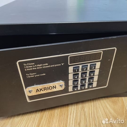 Сейф металлический