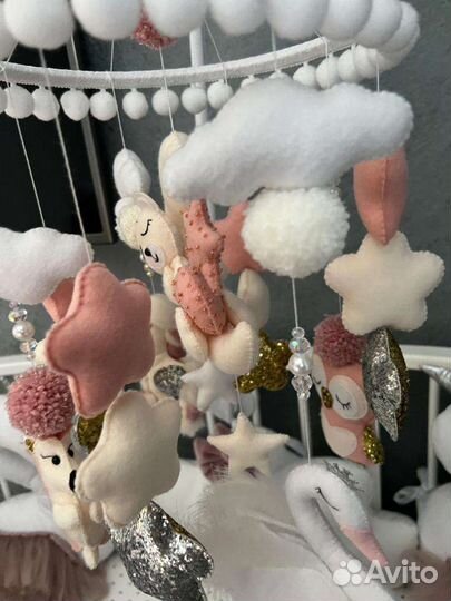 Мобиль в детскую кроватку ручной работы