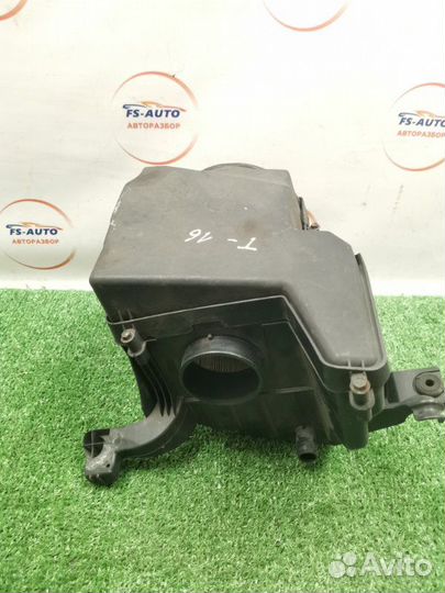 Корпус воздушного фильтра Ford Focus 2 хетчбэк 2.0