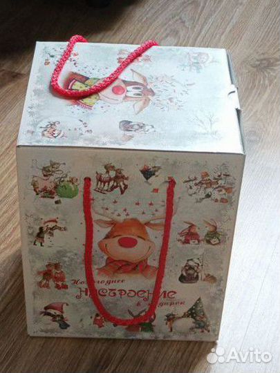 Новогодние коробки для подарка или интерьера