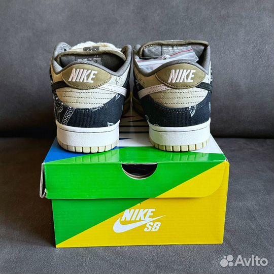 9 US Nike SB x Travis Scott Dunk Low PRM