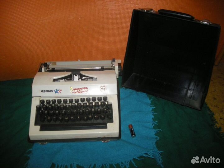 Печатная машинка Opmex пишущая