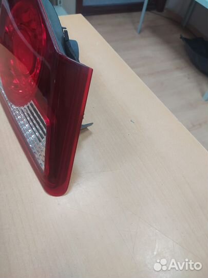 Фонарь внутренний левый Honda Civic 4D