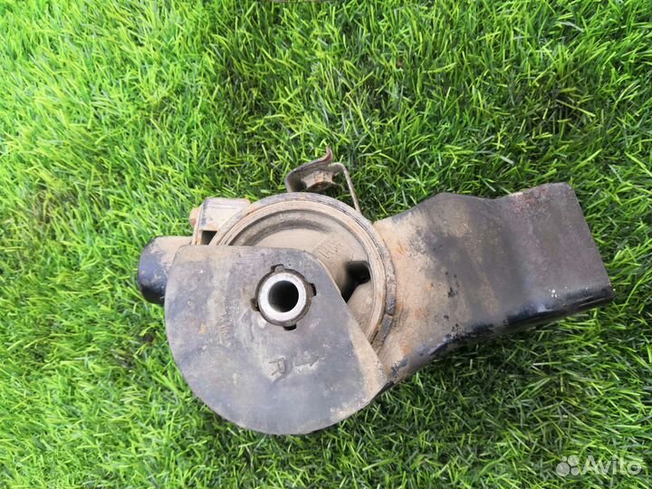 Правая опора двигателя Mitsubishi Colt V CJ 4G13