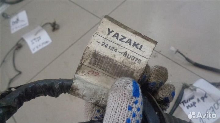 Проводка двери передней левой Nissan Almera Tino