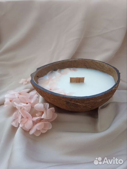 Свеча в кокосе