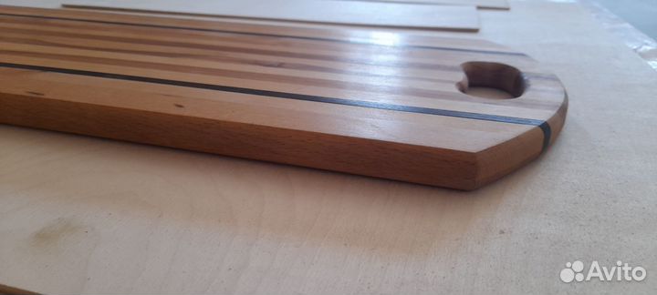 Доска сервировочная из разных пород