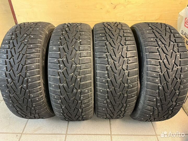 Nokian Tyres Hakkapeliitta 7 215/55 R17 98T