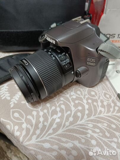 Зеркальный фотоаппарат canon 1200