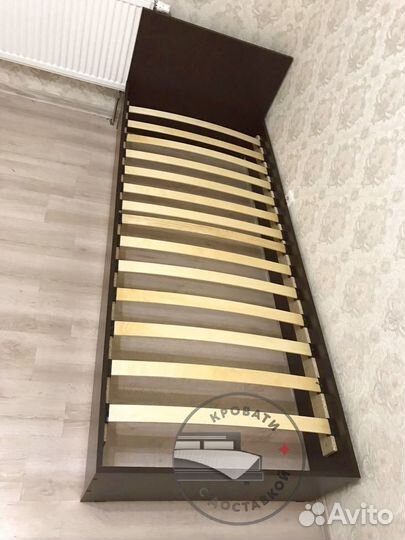 Кровать