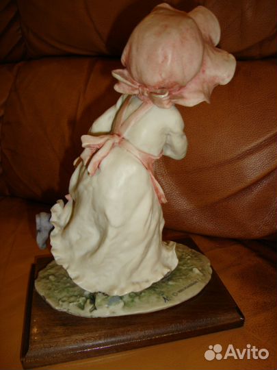 Статуэтка G Armani Каподимонте Девочка