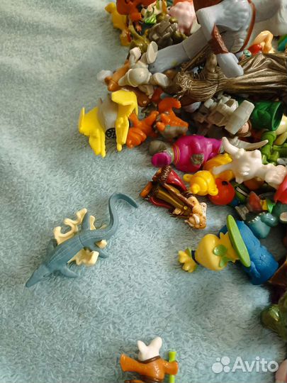 Игрушки из киндера пакетом