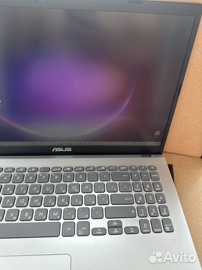Ноутбук Asus новый