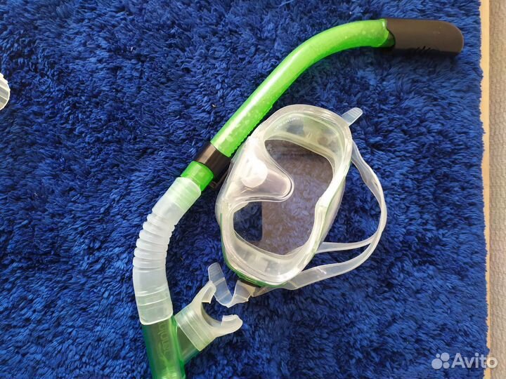 Маска с трубкой для плавания
