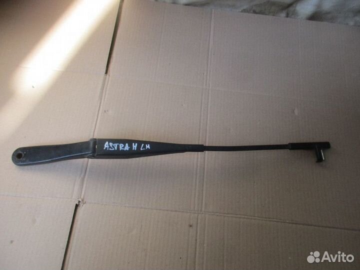 Поводок стеклоочистителя передний левый Opel Astra