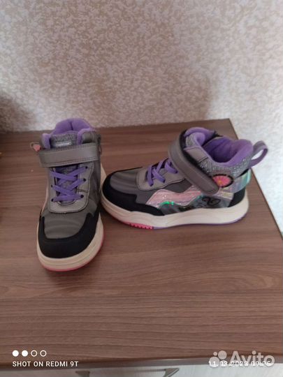 Кроссовки для девочки