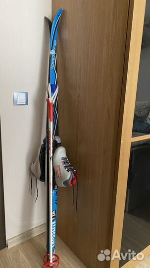 Беговые лыжи с ботинками и палками 150