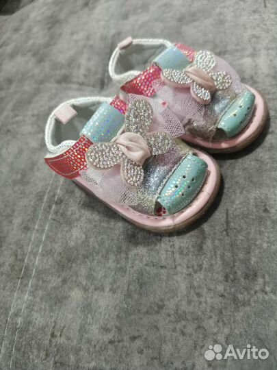 Сандалии для девочки