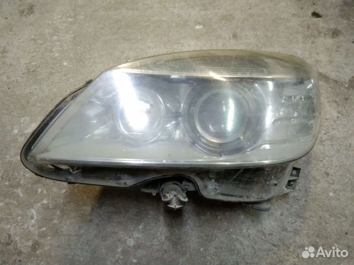 Фара левая Мерседес C W204