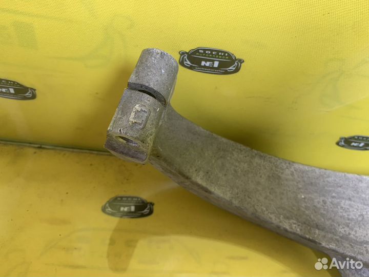 Кулак Левый Инфинити FX37 FX50 QX70