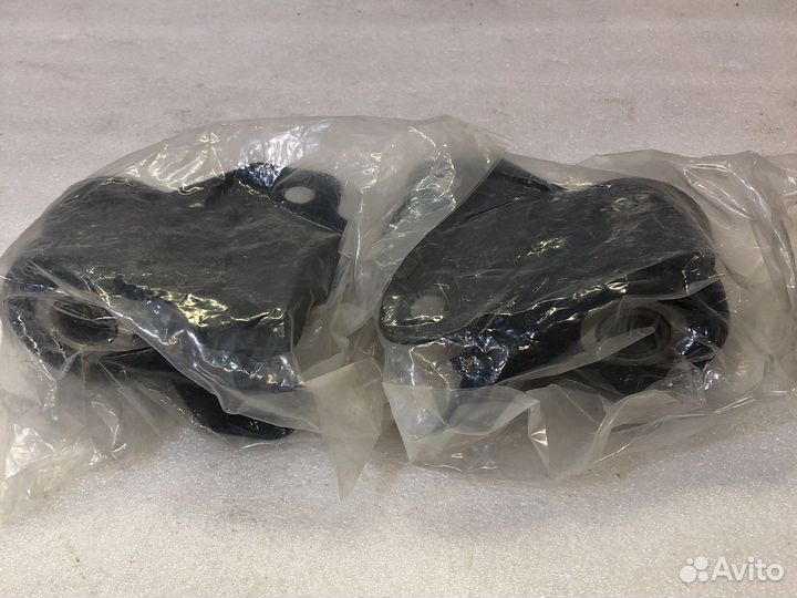 Задний сайлентблок переднего рычага Ford Mazda