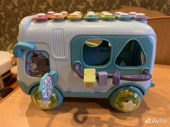 Игрушка автобус сортер