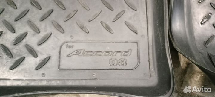 Резиновые коврики на Хонду Аккорд