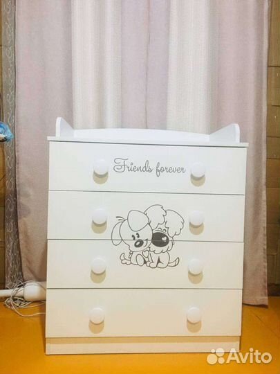 Пеленальный комод и кроватка
