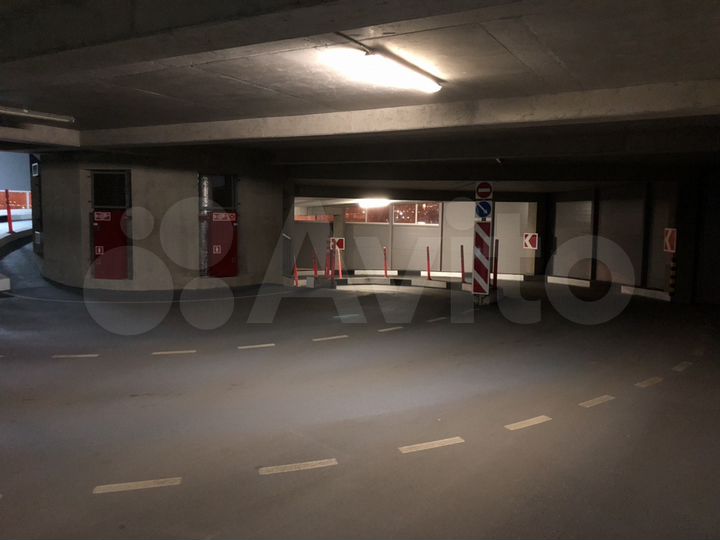 Машиноместо, 18 м²