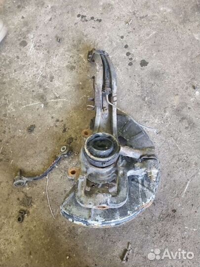 Кулак поворотный передний правый Volkswagen Touare