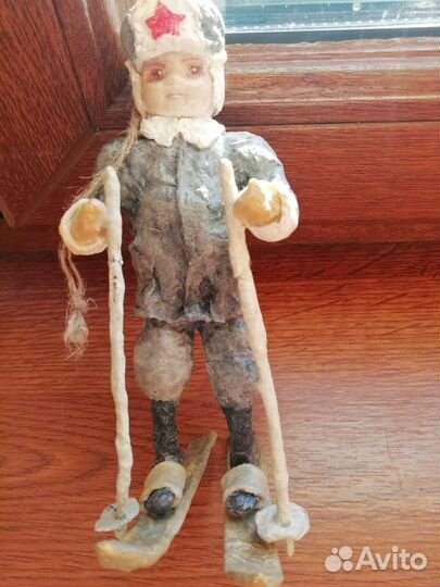 Елочная игрушка. Солдат на лыжах. Папье-маше