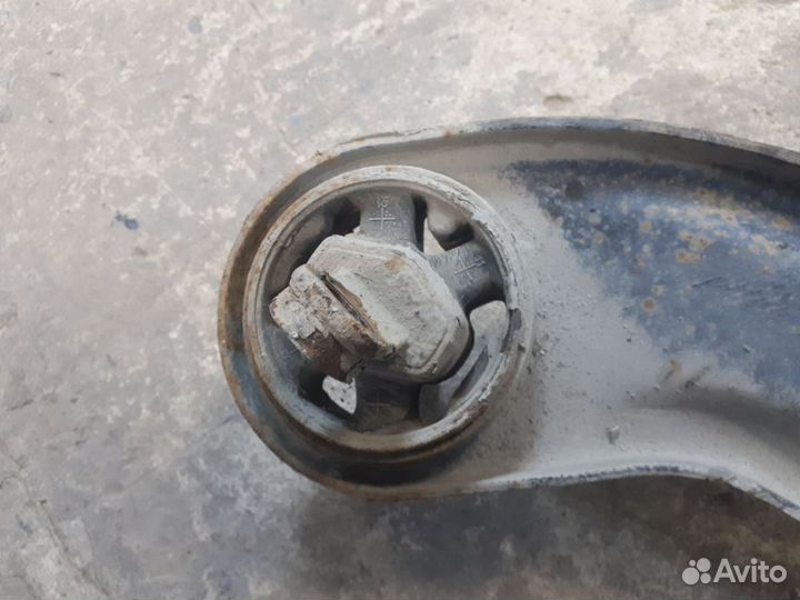 Рычаг задний продольный правый Kia Sportage 3