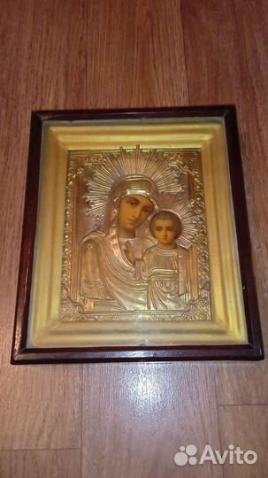 Икона Казанской Божьей Матери/в киоте/19в
