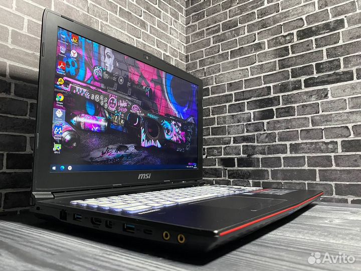 Игровой ноутбук MSI i5/8Gb/FHD/2видеокарты/SSD