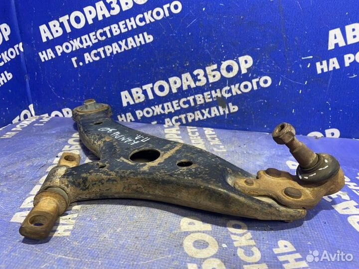 Передний левый рычаг Toyota Camry 30 седан 2005