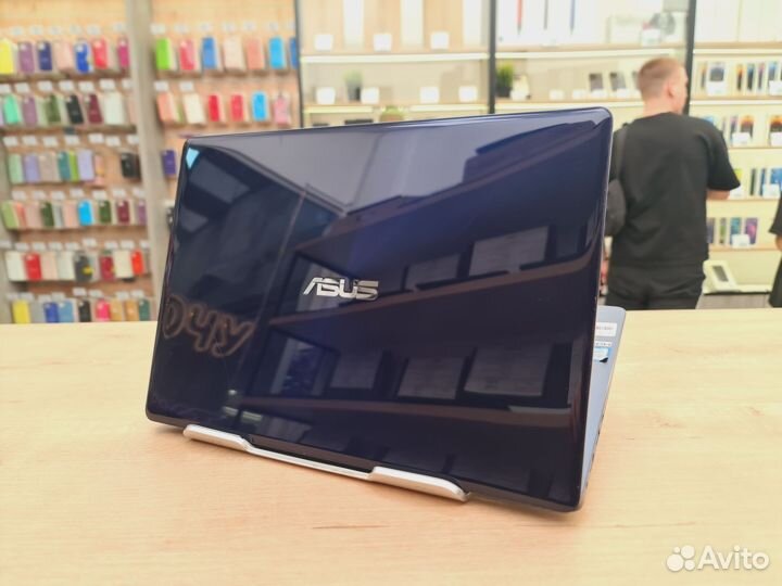 Ультрабук Asus на Core i3+SSD/ips Экран