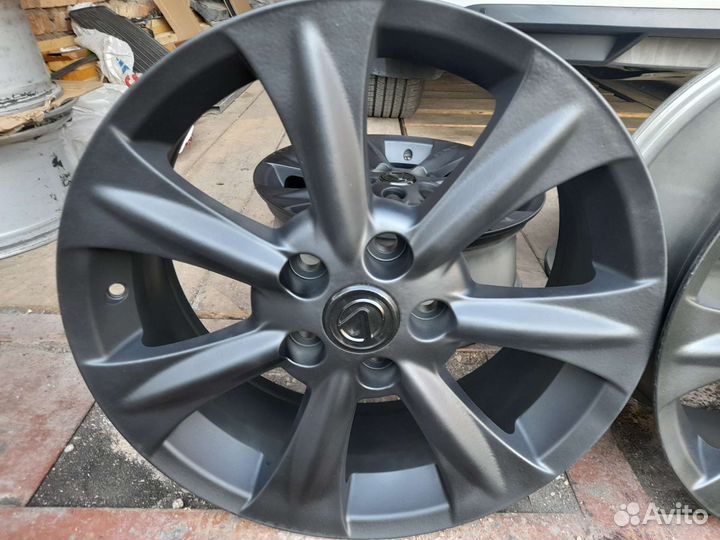 Диски r17 5x114.3 цо 60.1 ет 35