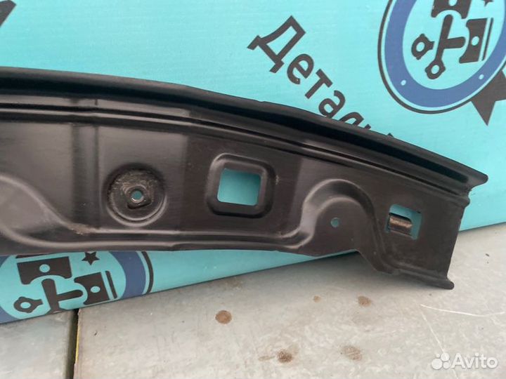 Панель передняя (телевизор) передний Toyota Land