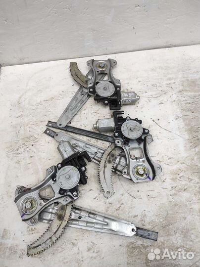 Стеклоподъемник задний правый Nissan Tiida C11