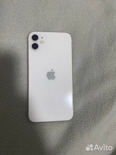Телефон iPhone 11