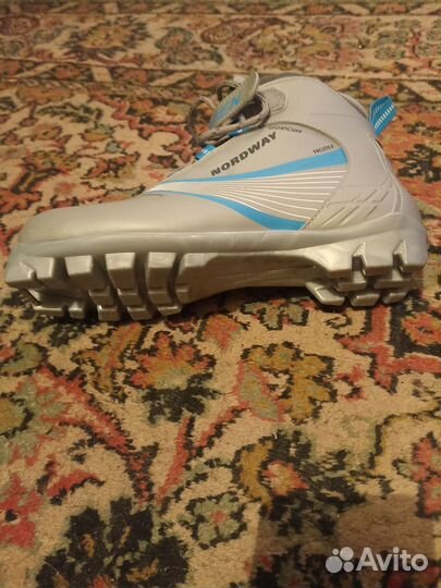 Лыжные ботинки