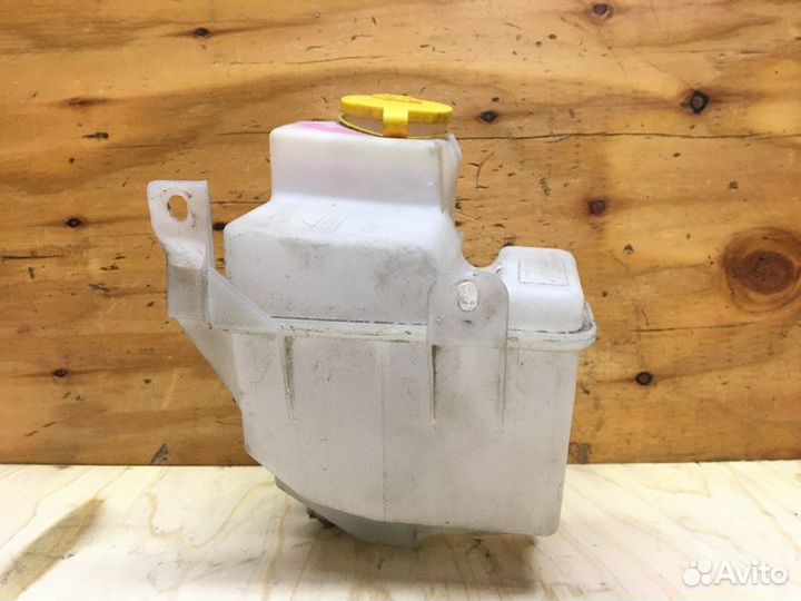 Бачок стеклоомывателя Nissan Sunny FNB14 GA15DE