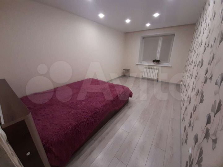 2-к. квартира, 60 м², 1/10 эт.